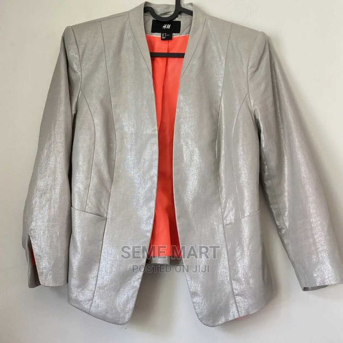 Дамско ленено сиво сако H&M със сребриста нишка; пролет/есен