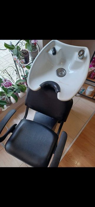 Фризьорска измивна колона