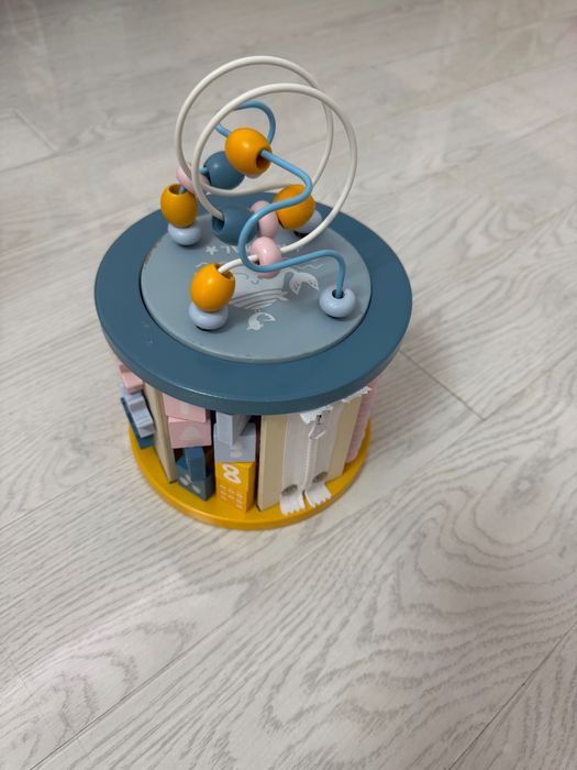 Игрушки Монтессори (деревянные пазлы, пирамиды, цилиндры, сортер)