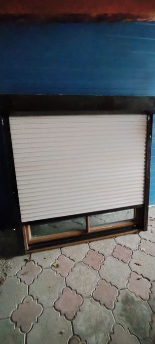Geam termopan 140x140 cu Rulou marca Josko®
