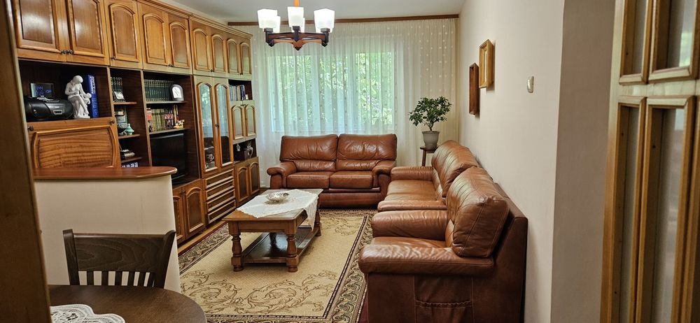 Vând apartament 4 camere zonă centrală
