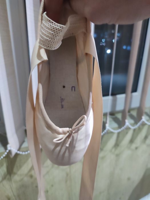 Продам Пуанты балетные б/у.