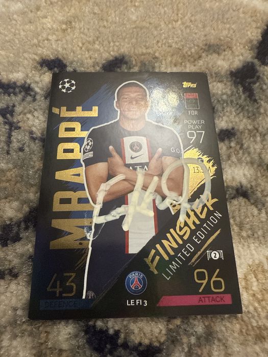 Vand cartonas semnat de mbappe