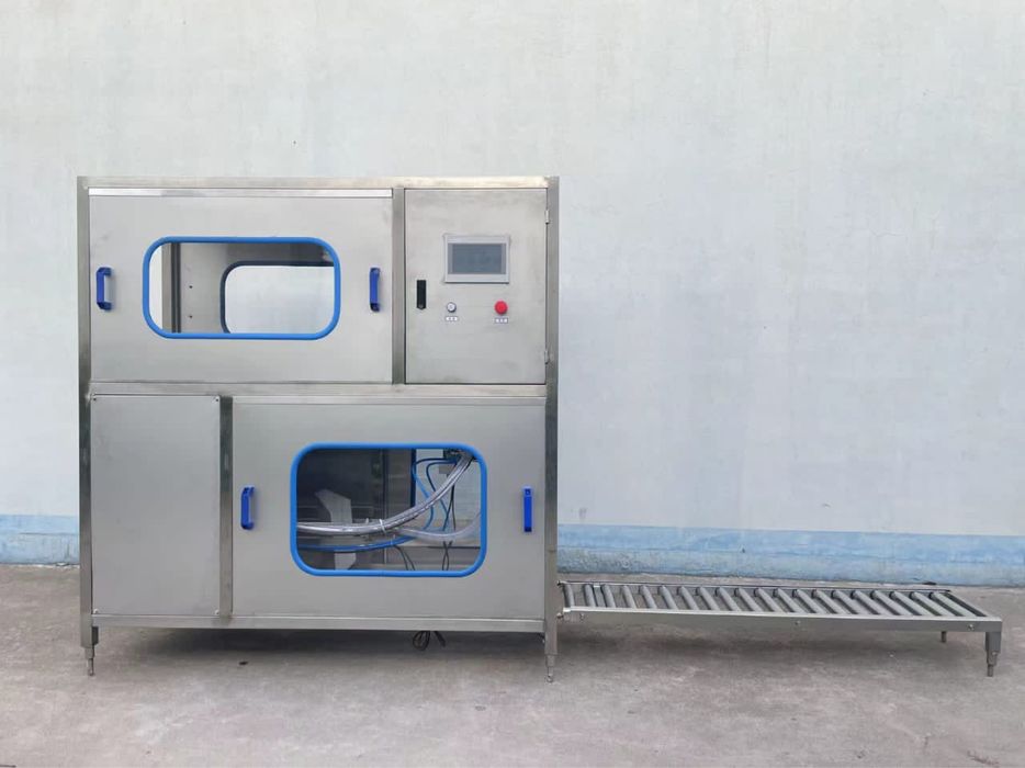 19 litrlik suv quyish sexi. Цех по розливу 19 литровый воды под ключ.