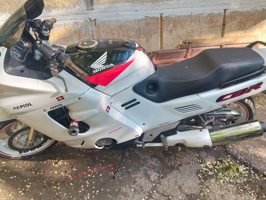 Продам мотоцикл Honda CBR 1000F