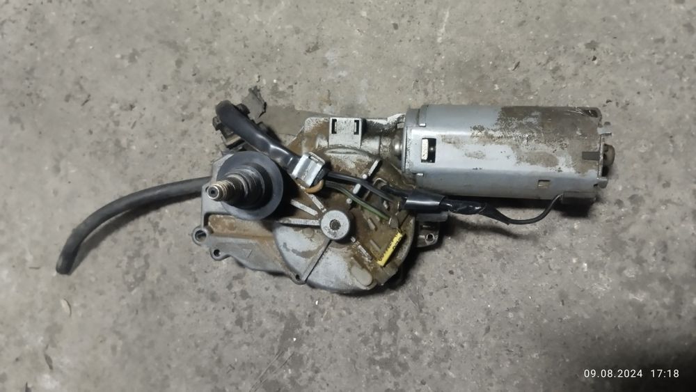 На нольф 3 универсал  моторчик дворника продам