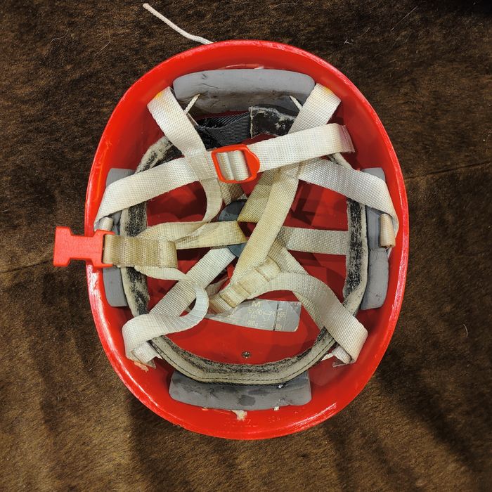 Каска-шлем Petzl продам