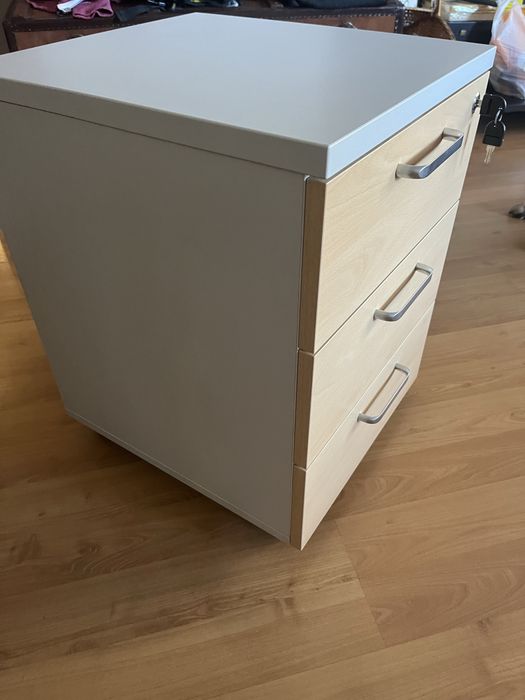 Офис контейнер за бюро