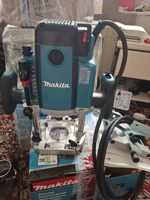 Фрезер макита rp 2302 fc 2300 ватт