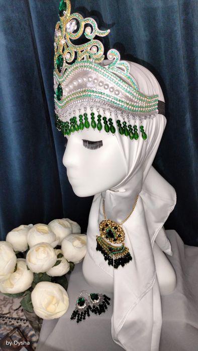 Tillaqoshlar diademalar buyurtma asosida yasaladi