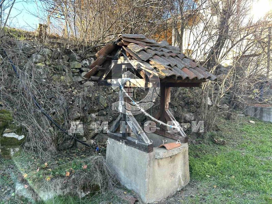 Къща в село Лозен