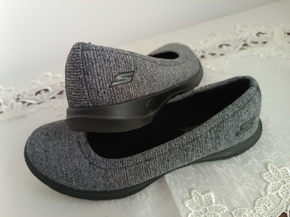 Skechers удобни .