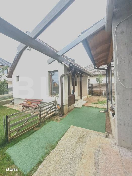 Vand 2 case la pret de una – 178.000 € (negociabil)