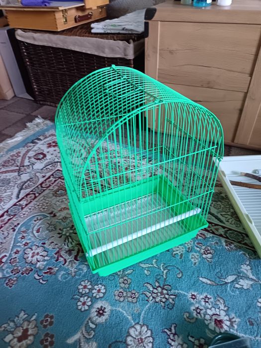 Продам 2 клетки для попугаев