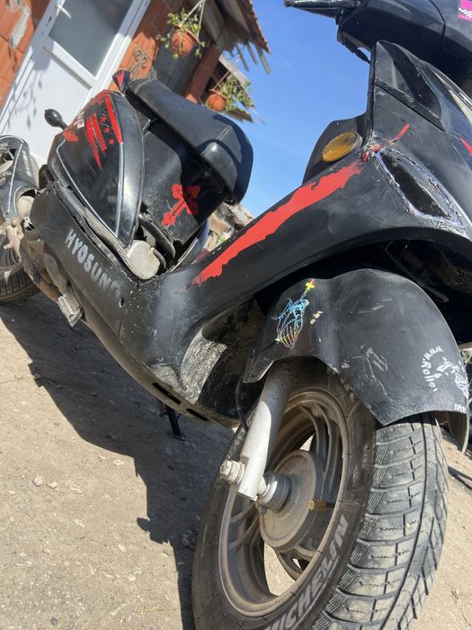 Vand scuter in 4T  de 50 cc