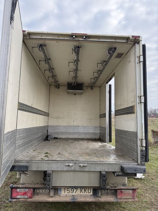 Vand cub frigorific functional la priza 3.80 izolatie groasa