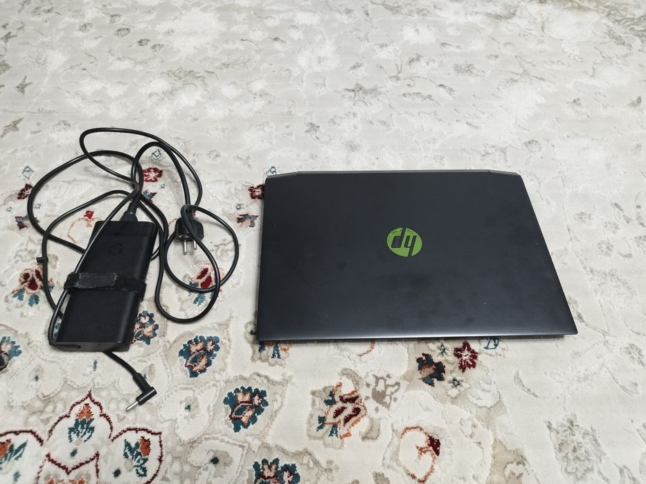 Продам игровой ноутбук HP  pavilion .