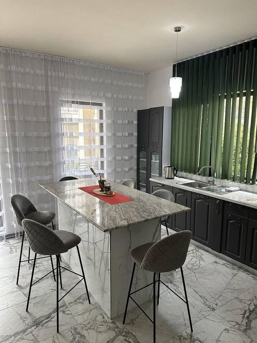 Дава се под наем Къща в Бургас, Сарафово - 220 кв.м за 1122 € - Снимка #2