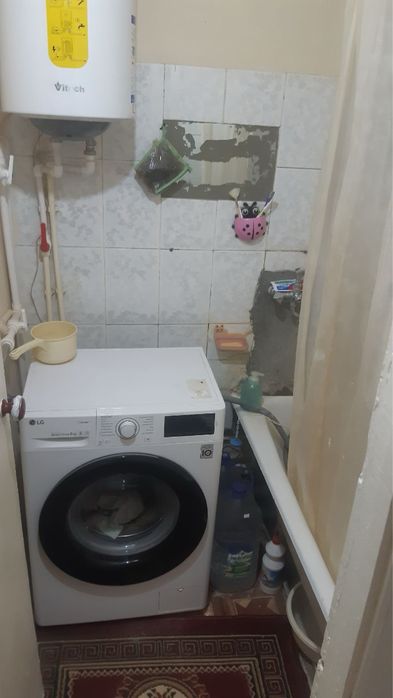 Срочна 3 хонали квартира сотилади