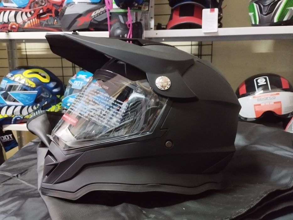 Кросови каски с визьор