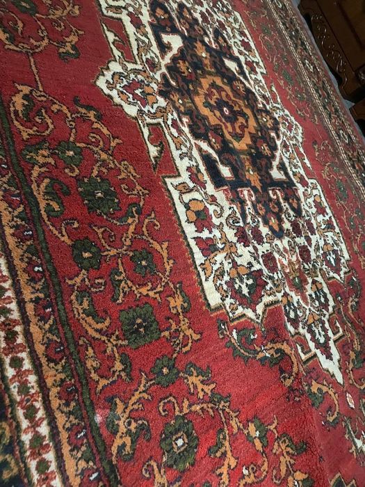 Gilam sotiladi srochna