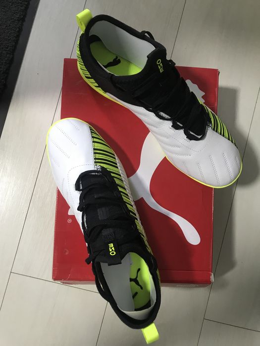 De vanzare Adidasi noi in cutie