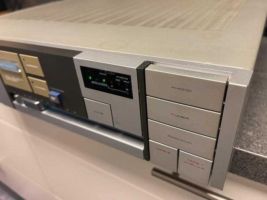 Стерео усилвател Akai AM-U5