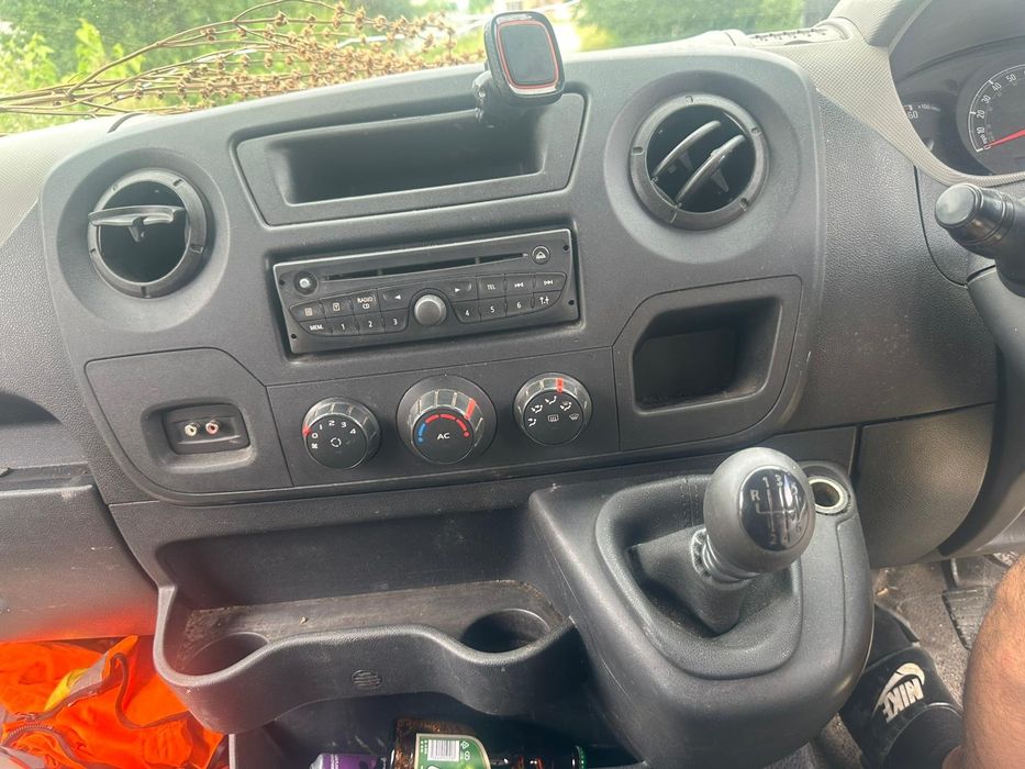 Dezmembrez Opel Movano 2.3dci M9T