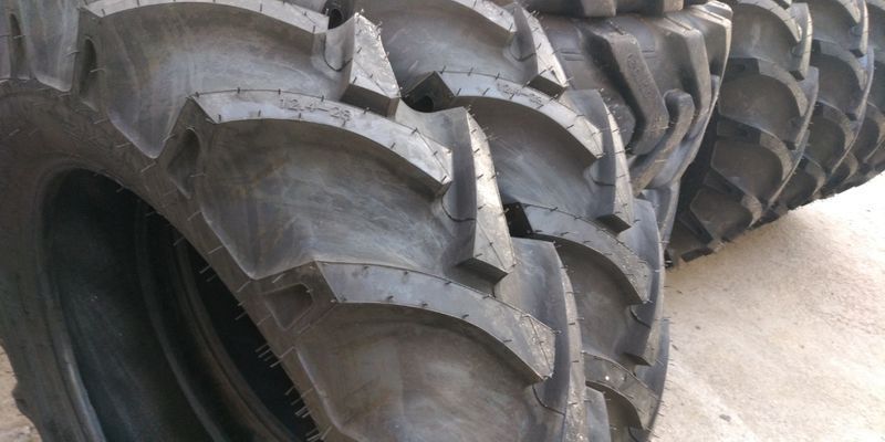 cauciucuri noi agricole cu 8 pliuri de 445 12.4-28 CTSU