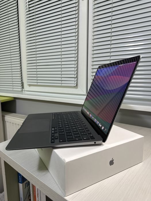Macbook Air M1 8gb ram 256 gb ssd