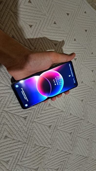 Продам или обменяю Самсунг с10.