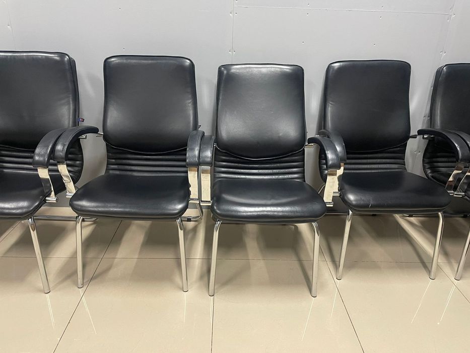 Кожанные кресла  для офиса