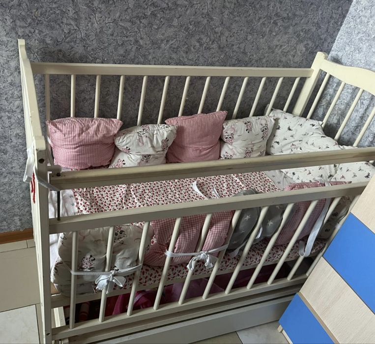Детская кроватка