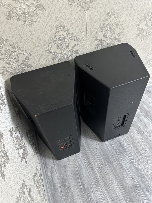 Продам 2 бу колонки JBL