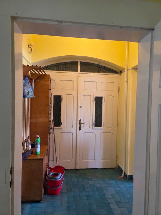 Apartament cu trei camere