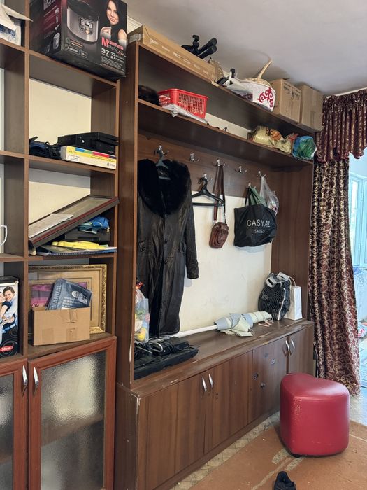 Мебели прихожая и гостиная