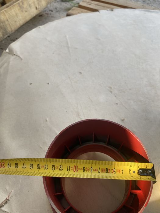 Предлагам пластмасови втулки