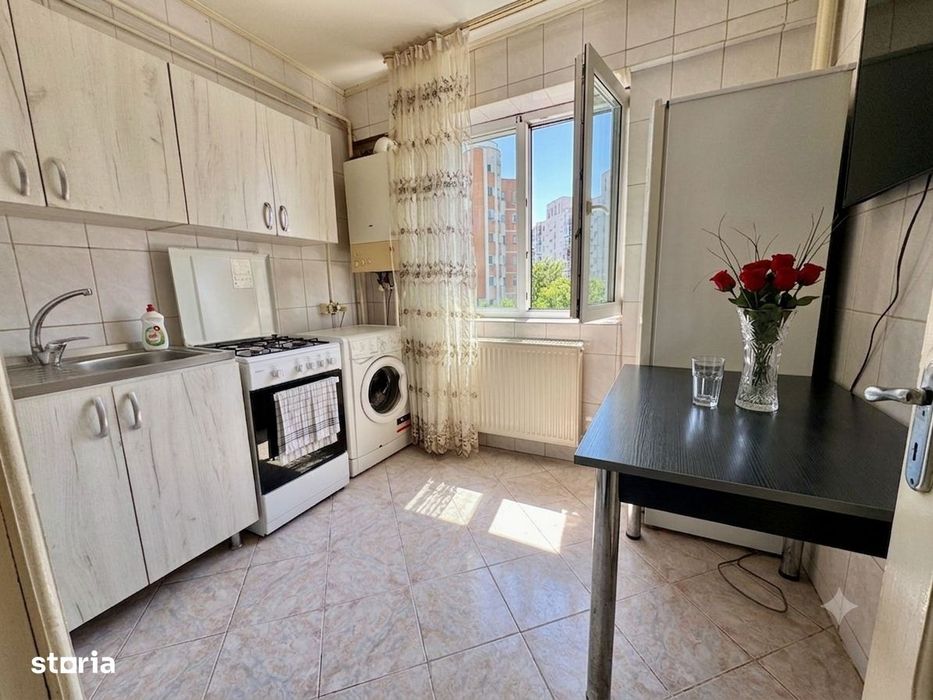 Garsoniera etaj 3/7, centrală proprie, Intersecție Mioritei - St cel M — fotografia 1