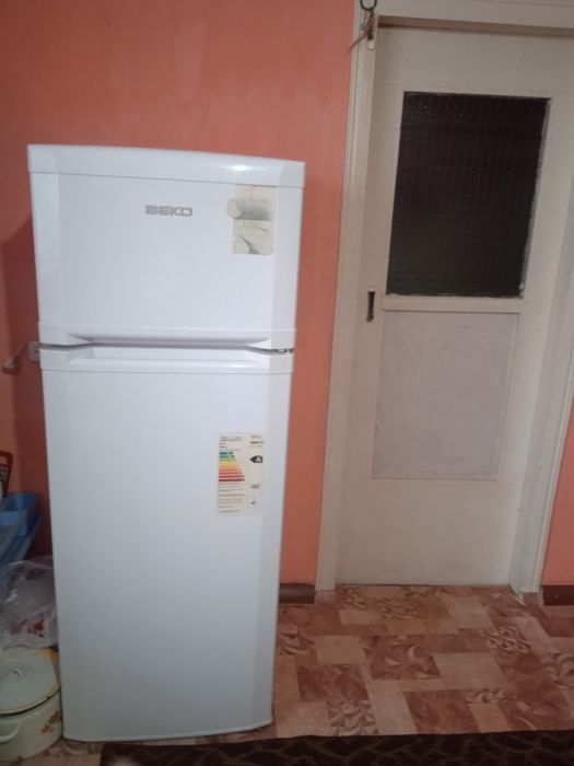 Продам холодильник веко
