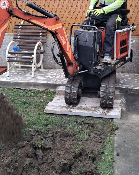 Vând miniescavator Eurodic 620 Kg. Motor Yalmar. Mai multe informații