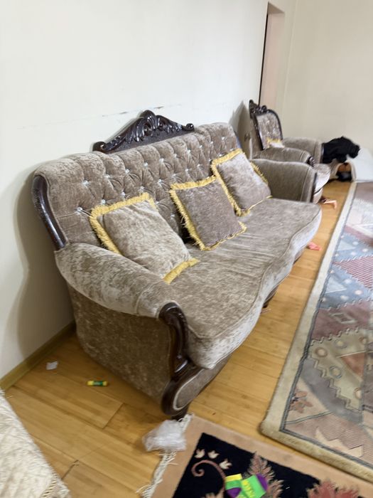 Продам диван с креслами