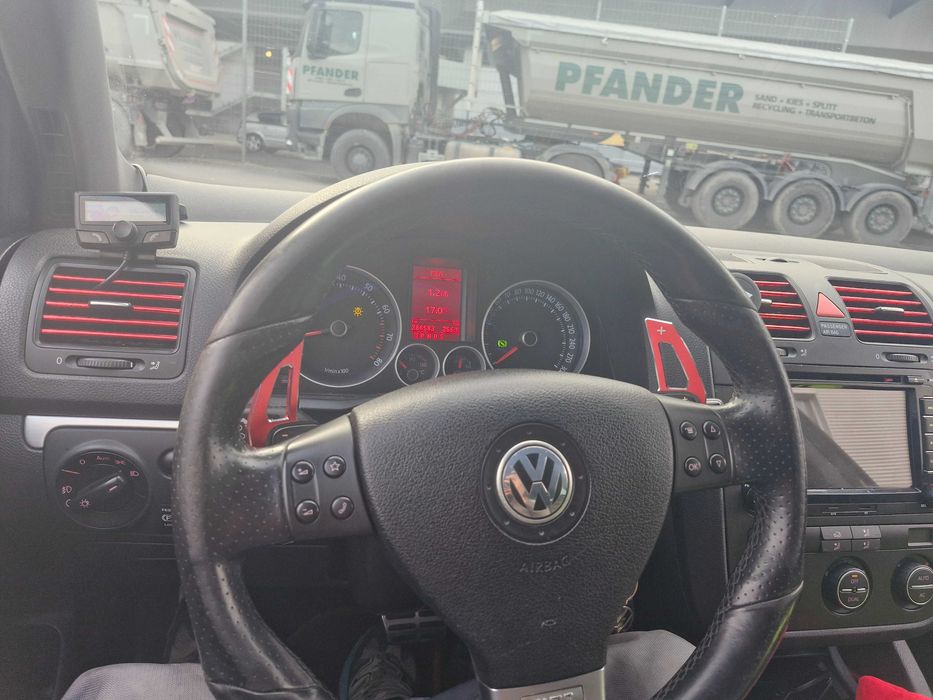 Vând golf 5 GTI