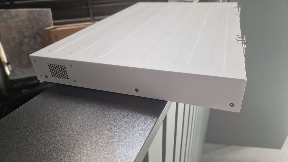 Коммутатор mikrotik crs354 48g 4s 2q rm