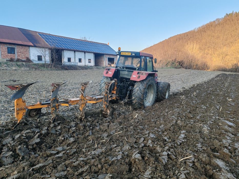 Vând sau schimb Case 5140