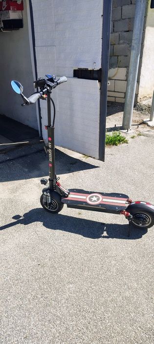 Vând trotinetă electrică