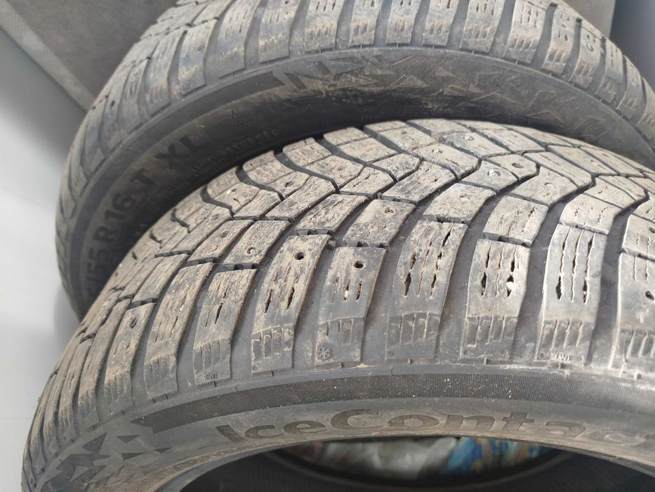 Продам 2 зимние шины