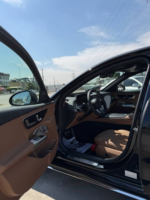 Mercedes-Benz E300 модель 2025/12  В Наличии