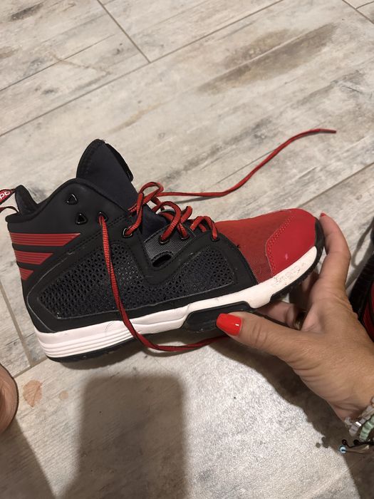 Маратонки Adidas 39