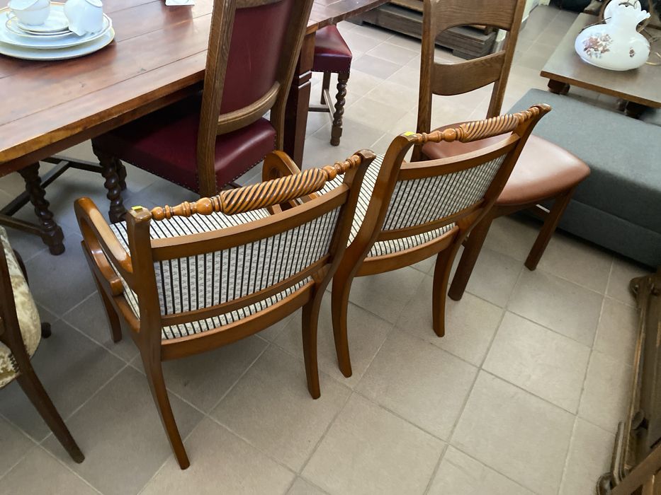 Трапезни  столове -различни!