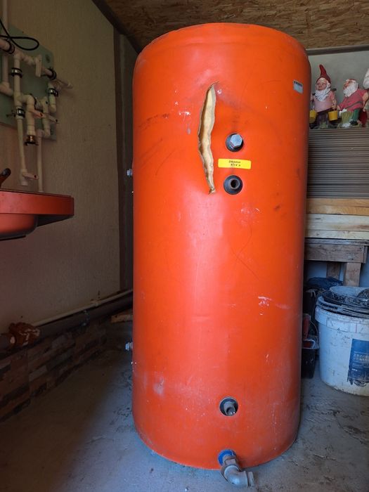 Boiler cu serpentina 
380litri 
Posibilitate de a pune si rezistenta e